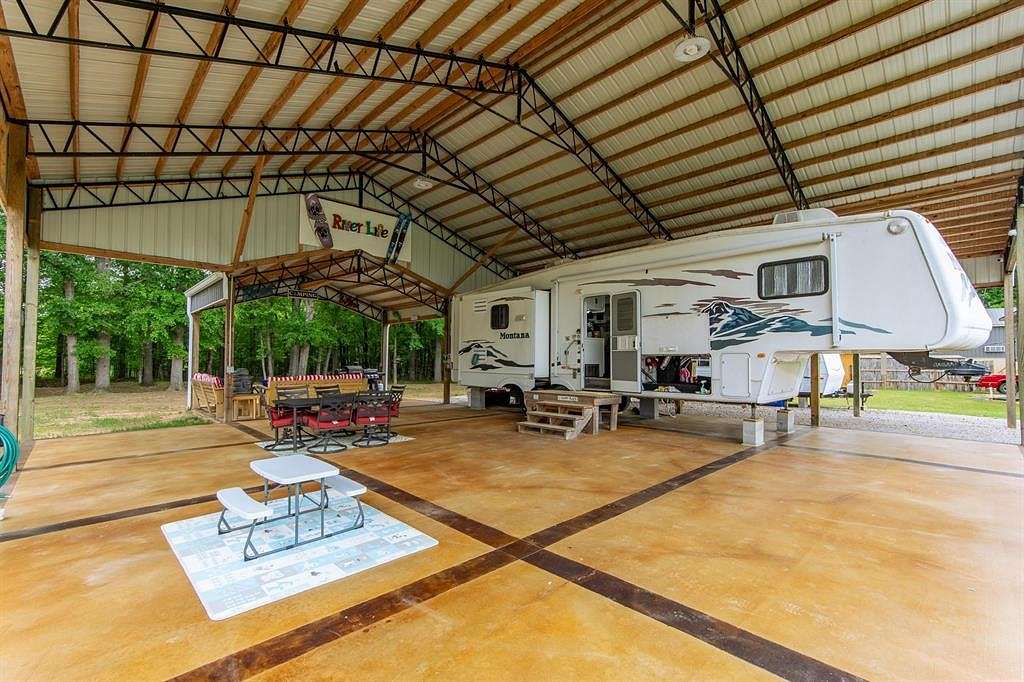 0.7 Acres of Residential Land for Sale in Savannah, Tennessee