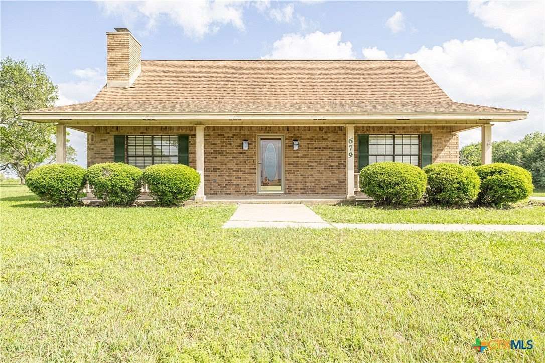 1.66 Acres of Residential Land with Home for Sale in Port Lavaca, Texas