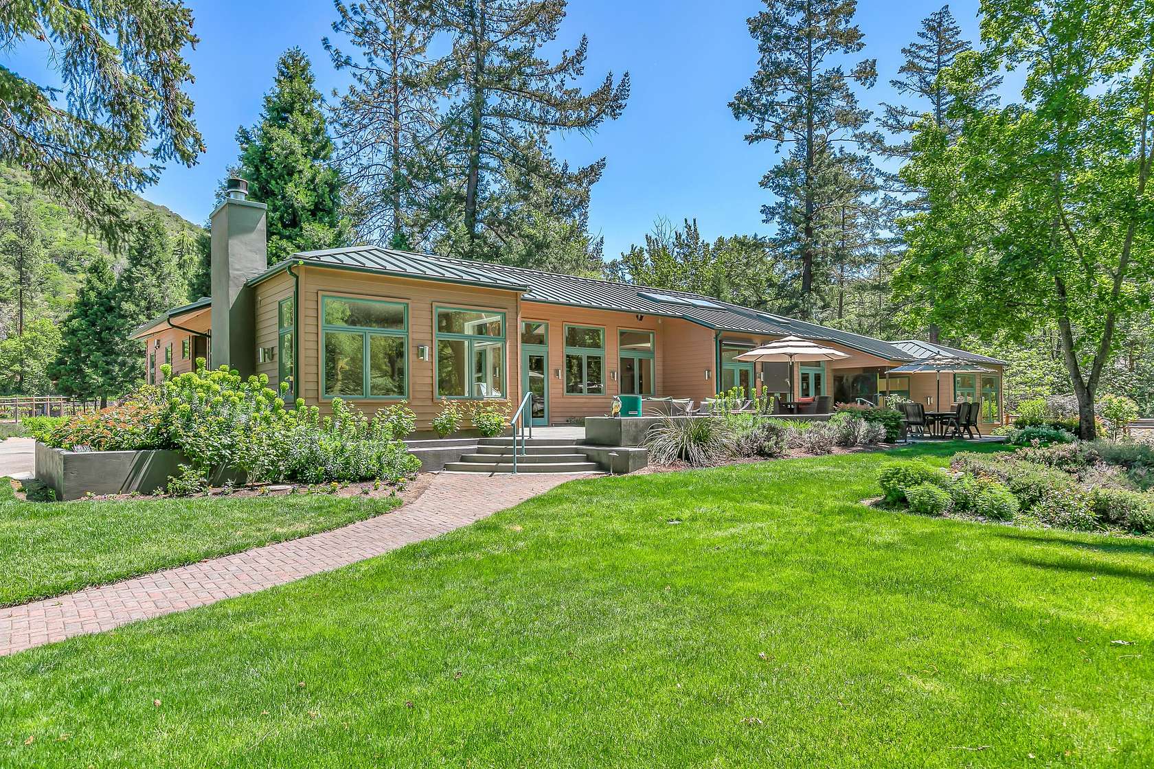 6.38 Acres of Residential Land with Home for Sale in Applegate, Oregon