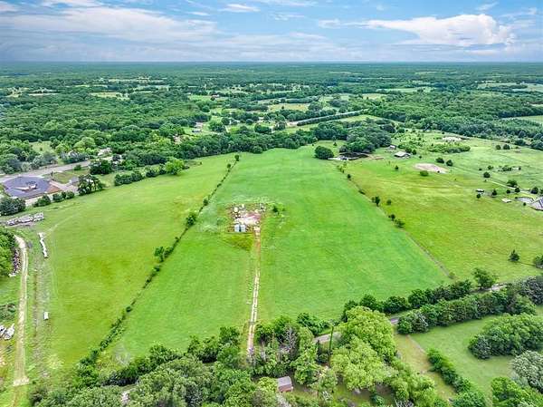 18 Acres of Recreational Land & Farm for Sale in Edgewood, Texas
