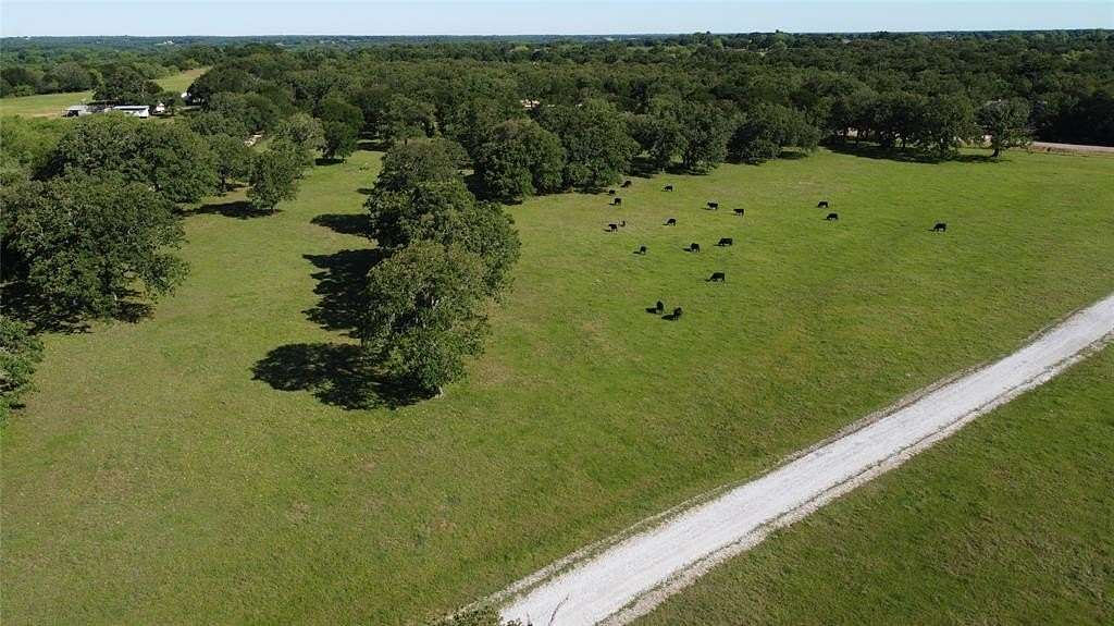 10.2 Acres of Land for Sale in Hillsboro, Texas