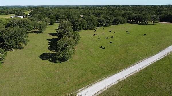 10.2 Acres of Land for Sale in Hillsboro, Texas