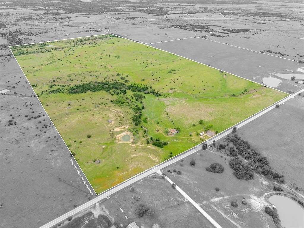 230 Acres of Land with Home for Sale in Jonesboro, Texas