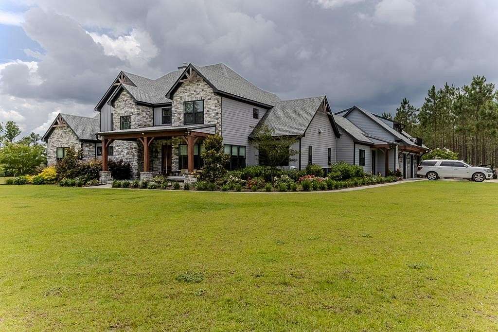 66 Acres of Land with Home for Sale in Naylor, Georgia