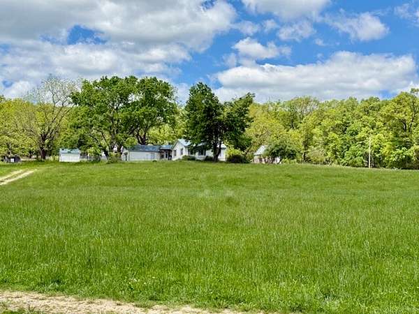 160 Acres of Land with Home for Sale in Bucyrus, Missouri