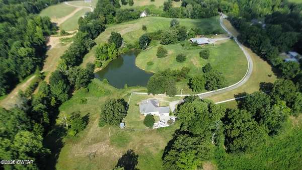 10 Acres of Residential Land with Home for Sale in Dyersburg, Tennessee