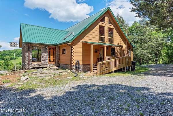 7.47 Acres of Residential Land with Home for Sale in Louisville, Tennessee