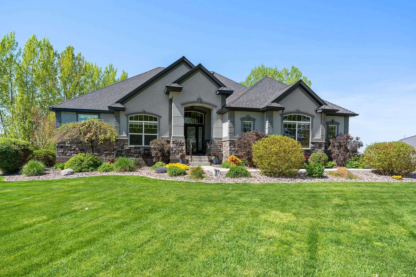 5 Acres of Residential Land with Home for Sale in Blackfoot, Idaho