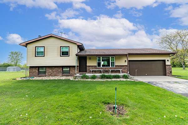 5 Acres of Residential Land with Home for Sale in Lowell, Indiana