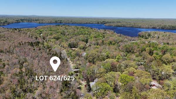 0.91 Acres of Residential Land for Sale in Pocono Summit, Pennsylvania