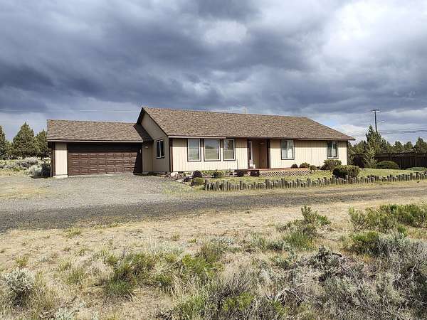 5.13 Acres of Land with Home for Sale in Terrebonne, Oregon