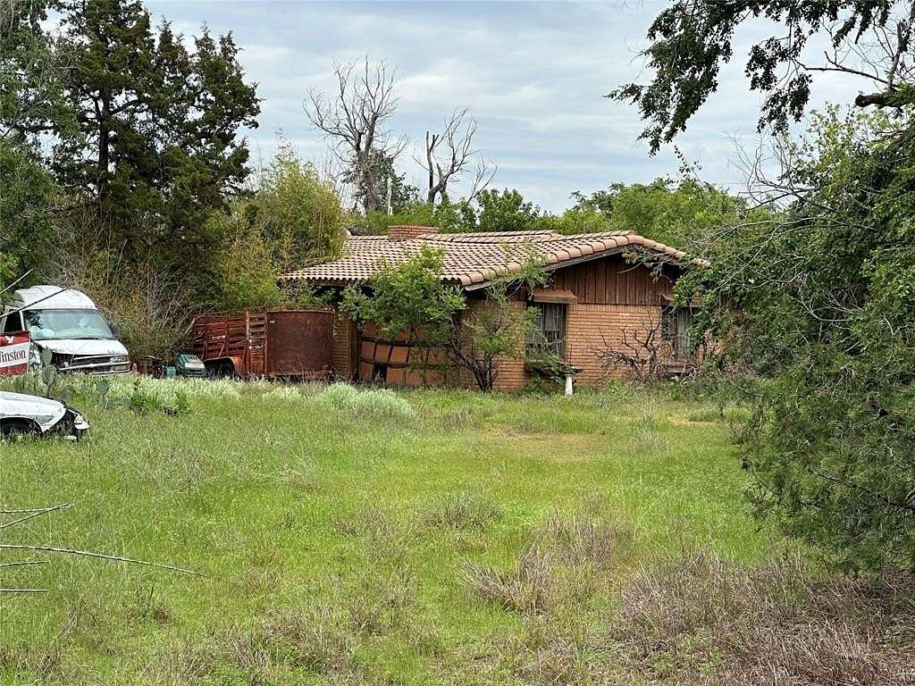 10 Acres of Residential Land with Home for Sale in Mangum, Oklahoma