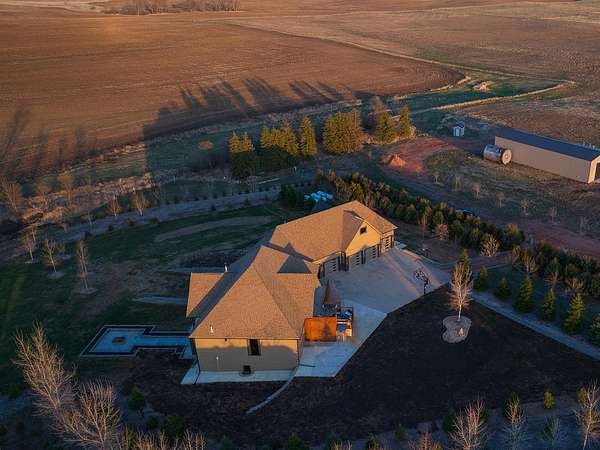 561 Acres of Agricultural Land for Sale in Dickinson, North Dakota