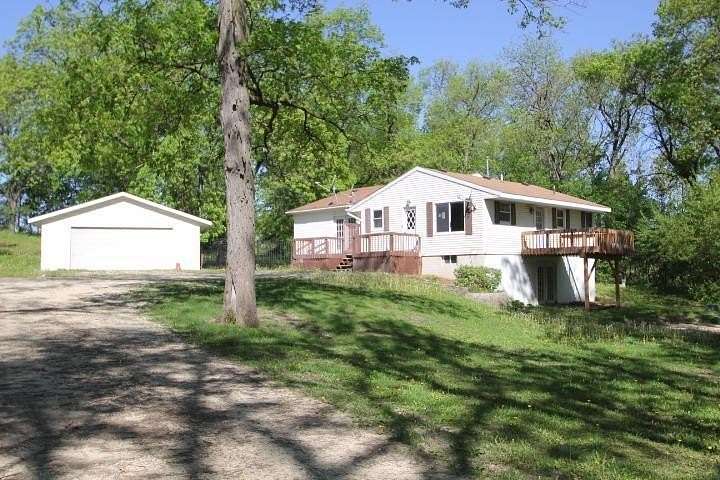 2.65 Acres of Residential Land with Home for Sale in New Hartford, Iowa