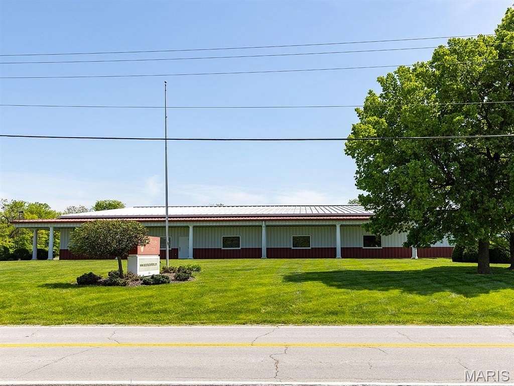 9 Acres of Improved Commercial Land for Sale in Hannibal, Missouri