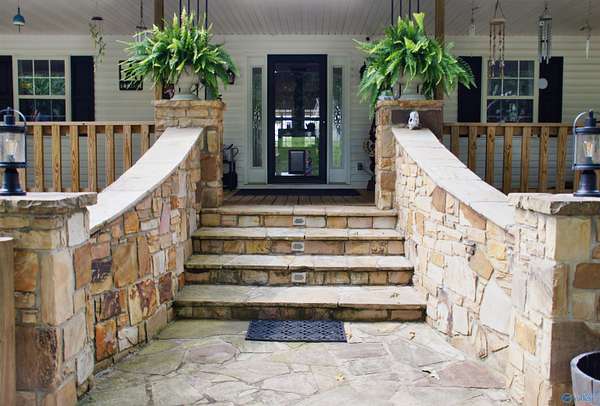 12 Acres of Land with Home for Sale in Gadsden, Alabama