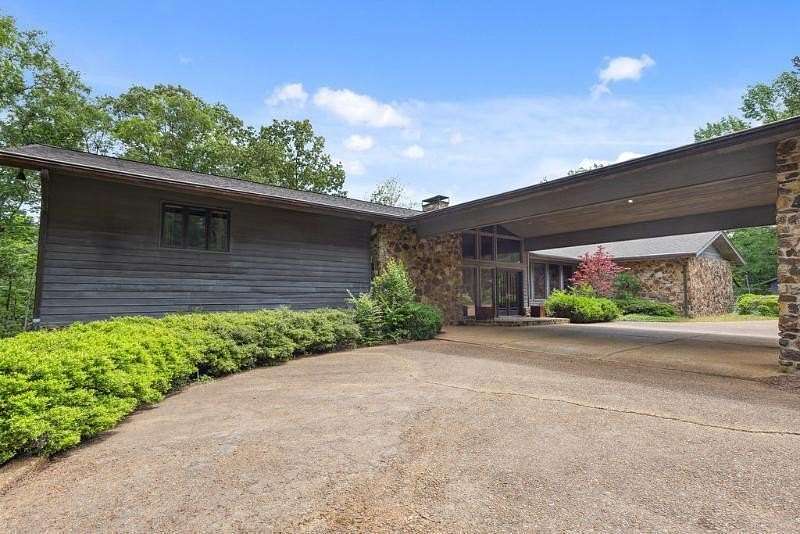 4.3 Acres of Residential Land with Home for Sale in Houston, Mississippi