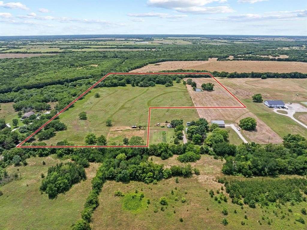 24.7 Acres of Agricultural Land for Sale in Commerce, Texas