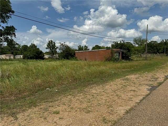 0.9 Acres of Mixed-Use Land for Sale in Roseland, Louisiana