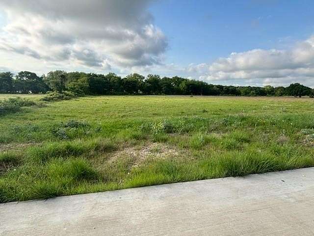 2 Acres of Residential Land for Sale in Hillsboro, Texas