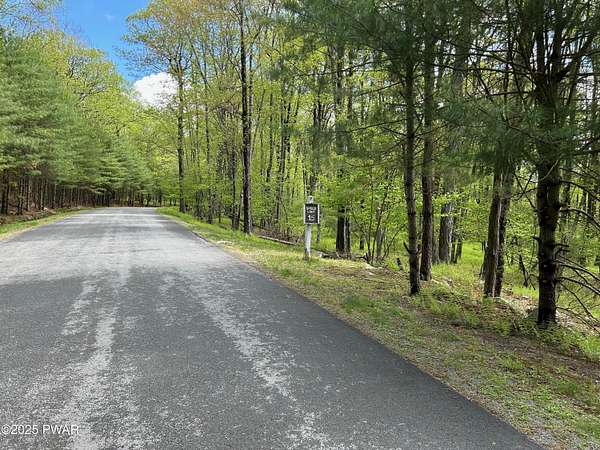 5.6 Acres of Residential Land for Sale in Dingmans Ferry, Pennsylvania