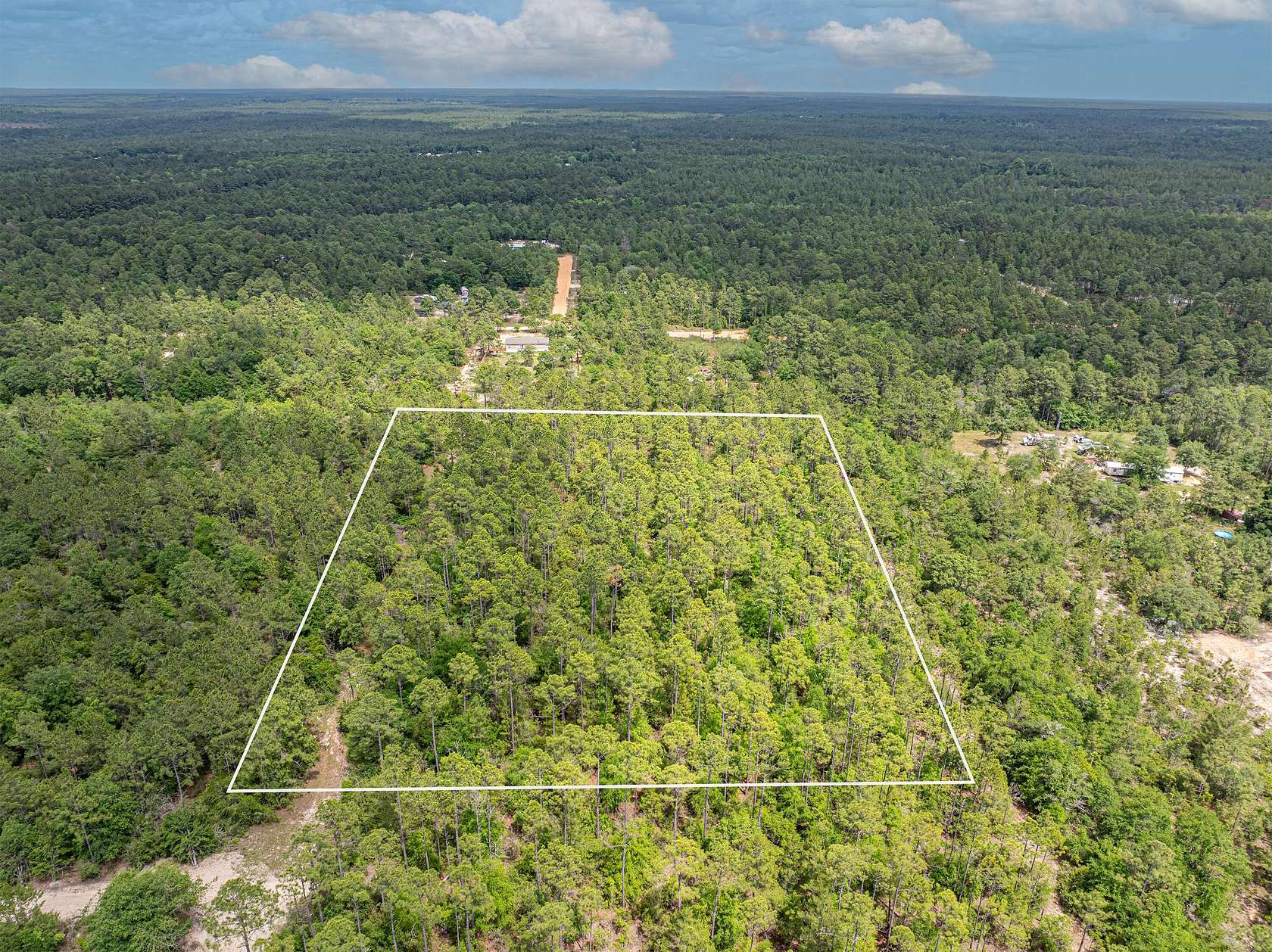 5 Acres of Residential Land for Sale in DeFuniak Springs, Florida