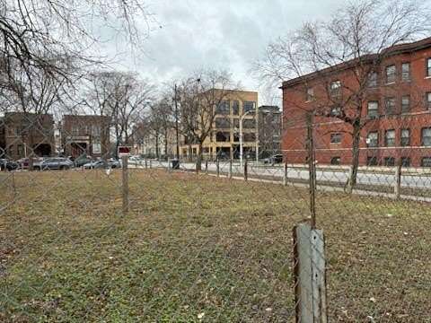 0.17 Acres of Land for Sale in Chicago, Illinois