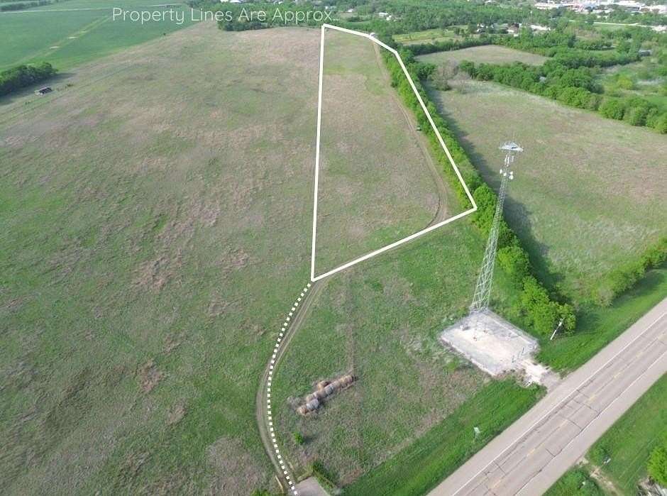 10 Acres of Land for Sale in Chilton, Texas
