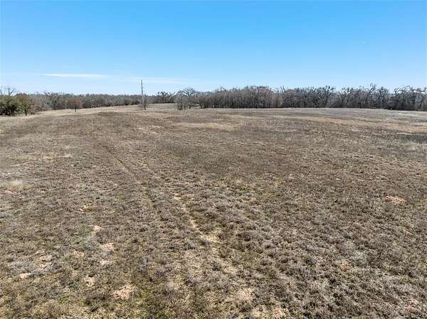 20 Acres of Land for Sale in Lott, Texas