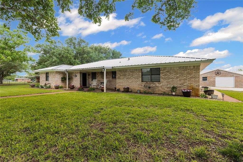 2 Acres of Residential Land with Home for Sale in Walnut Springs, Texas