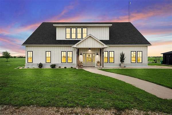 15 Acres of Land with Home for Sale in Crawford, Texas