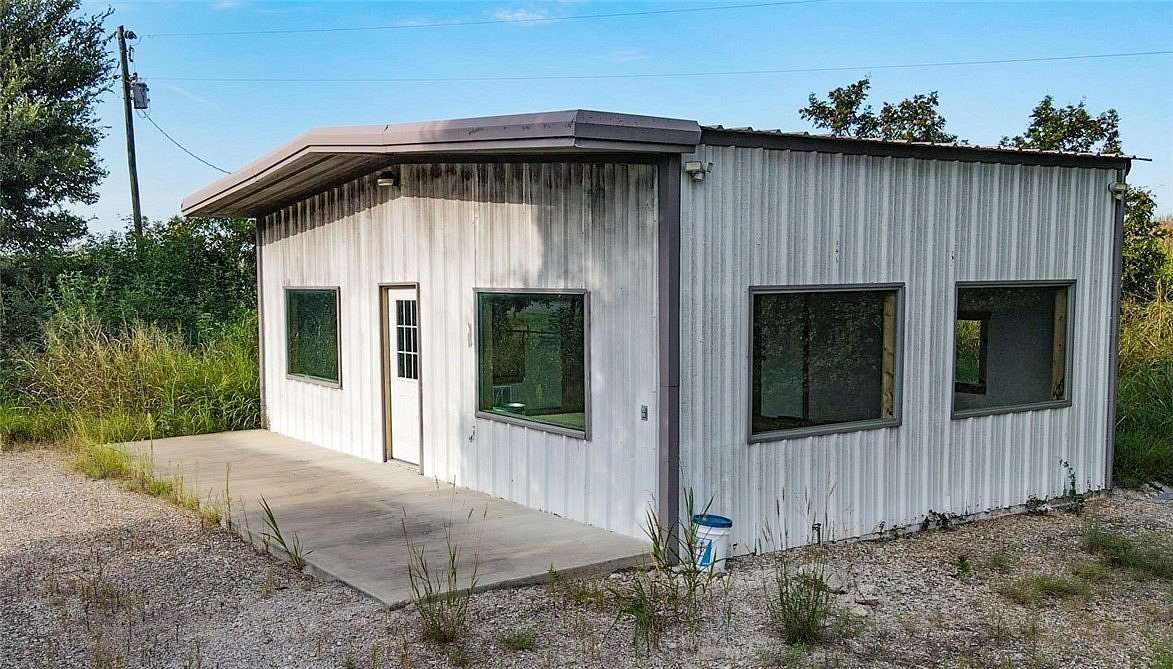 6.8 Acres of Commercial Land for Sale in Chilton, Texas