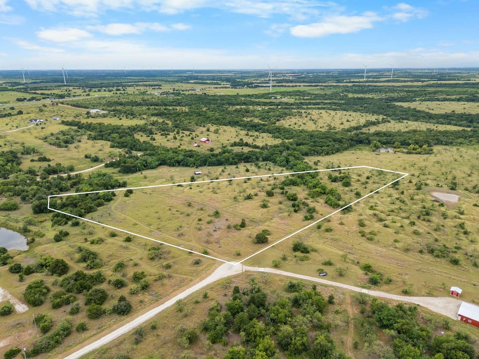 13.5 Acres of Land for Sale in Hubbard, Texas