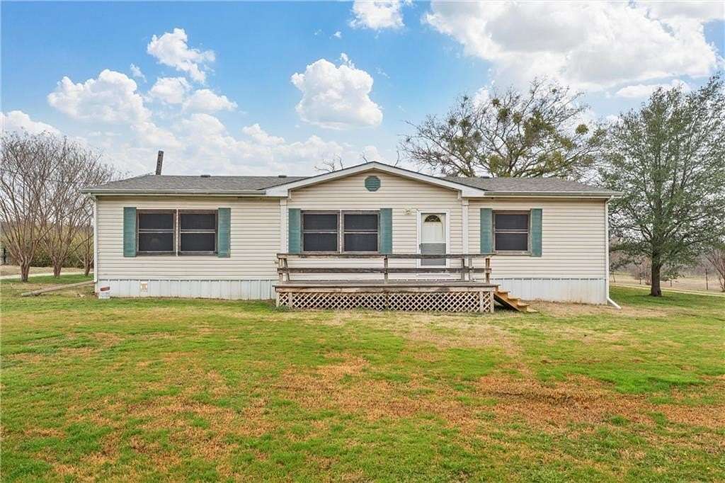 3.37 Acres of Residential Land with Home for Sale in Axtell, Texas