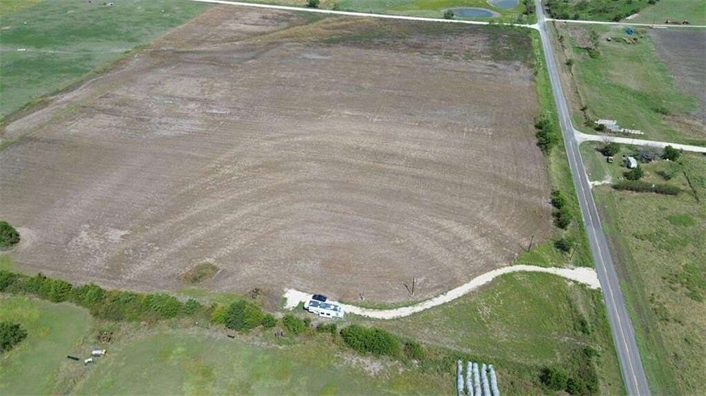 30 Acres of Land for Sale in Riesel, Texas