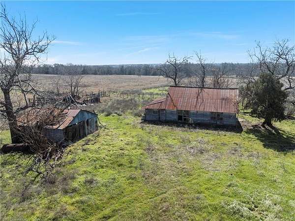 36 Acres of Land for Sale in Lott, Texas