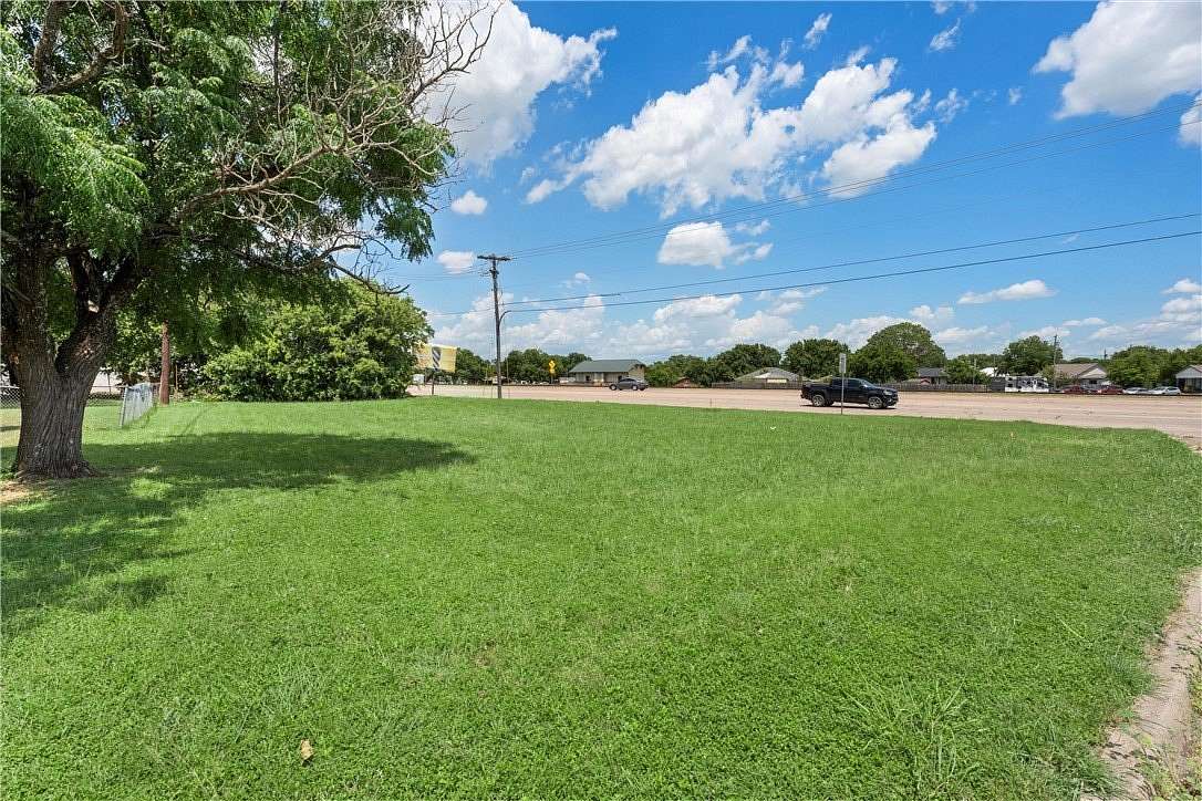 0.22 Acres of Commercial Land for Sale in Hewitt, Texas