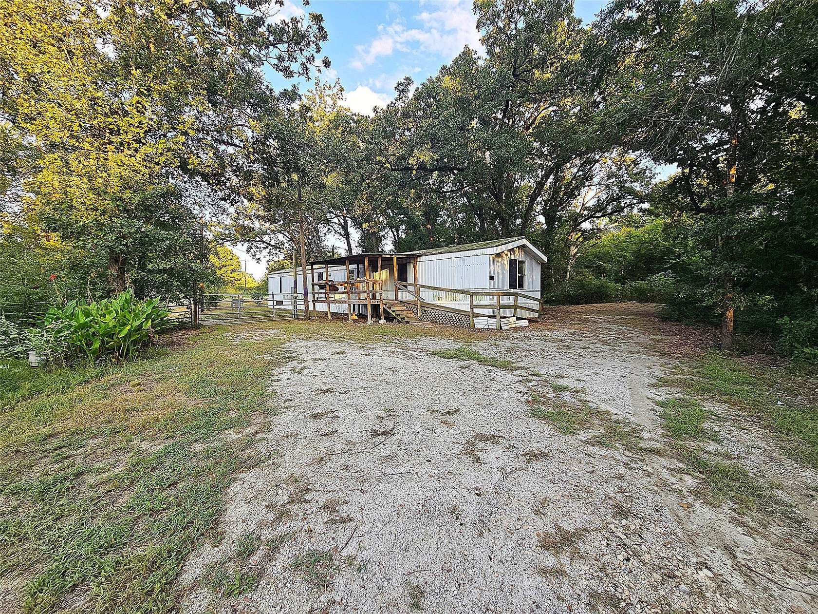 2 Acres of Land with Home for Sale in Jewett, Texas