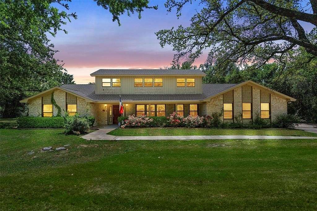 2.1 Acres of Residential Land with Home for Sale in Waco, Texas