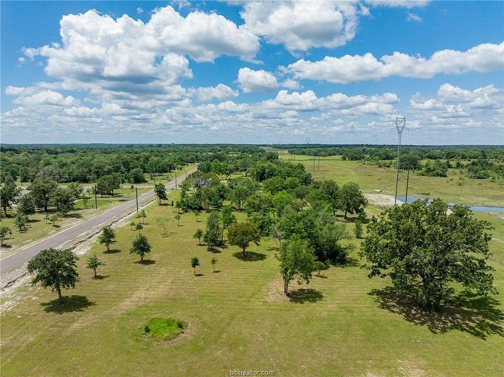 1 Acre of Land for Sale in Bedias, Texas