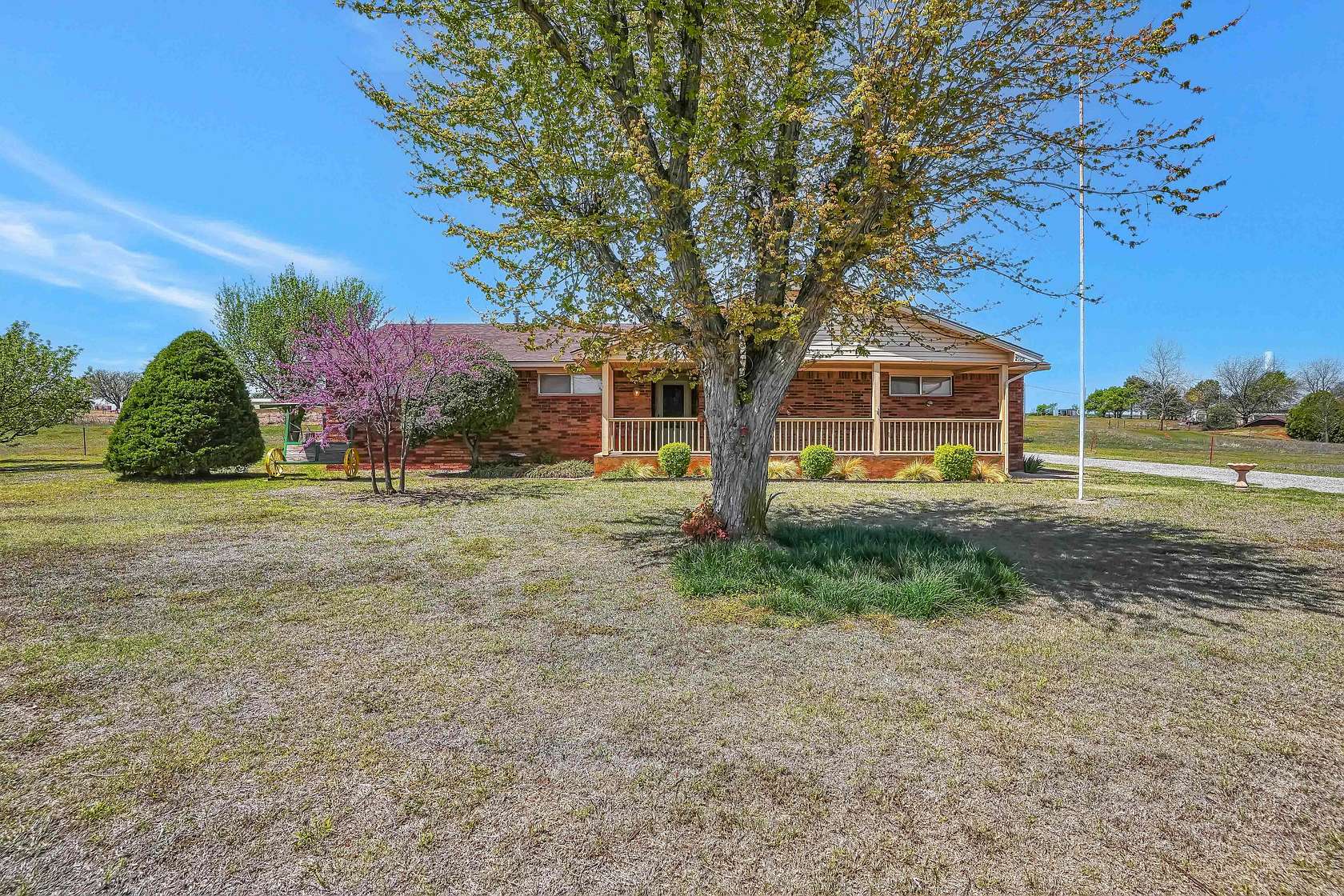 3.4 Acres of Residential Land for Sale in Clinton, Oklahoma