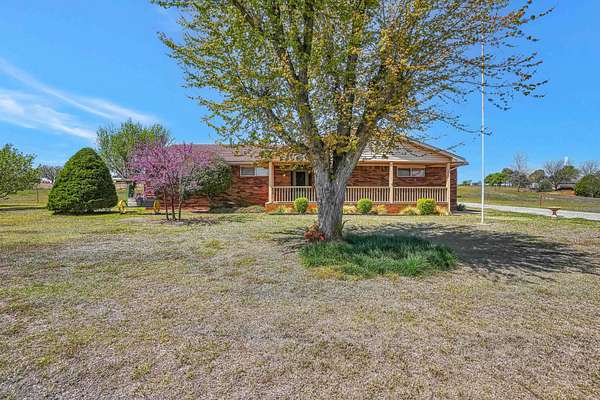 3.4 Acres of Residential Land for Sale in Clinton, Oklahoma