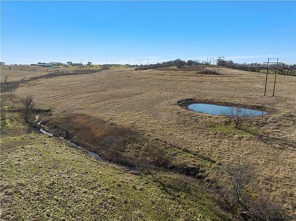 49.7 Acres of Agricultural & Residential Land for Sale in Moody, Texas