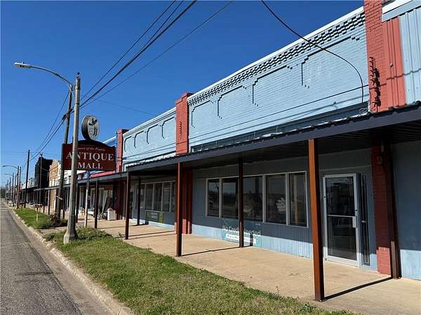 0.19 Acres of Improved Commercial Land for Sale in Lott, Texas