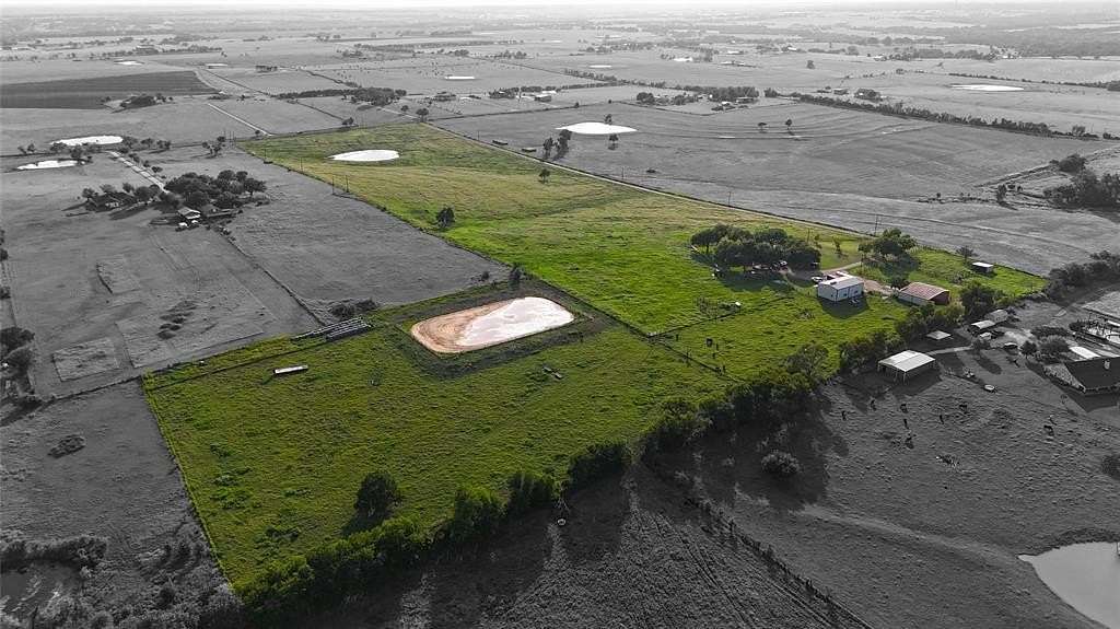 31.4 Acres of Land with Home for Sale in Robinson, Texas