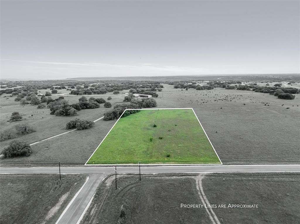 5 Acres of Residential Land for Sale in Oglesby, Texas