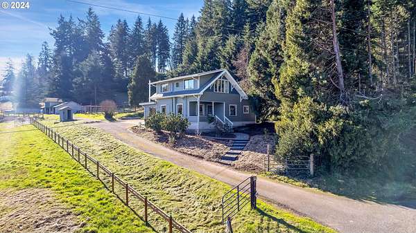 13.7 Acres of Land with Home for Sale in Eugene, Oregon