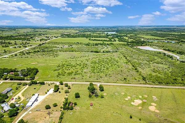 11.1 Acres of Land for Sale in Moody, Texas