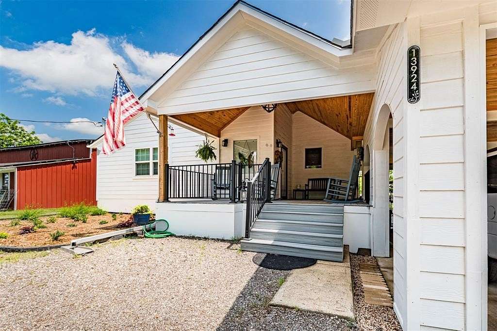 1.6 Acres of Residential Land with Home for Sale in Terrell, Texas