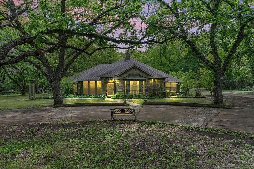 10 Acres of Land with Home for Sale in Midlothian, Texas